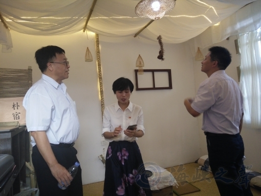管悻生院长、杨雪梅副研究员和到永泰县挂职的副县长唐晓腾一起参观民宿并评点