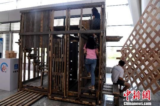 福建工程学院的作品《钩玄猎密》获铜奖。张斌摄。